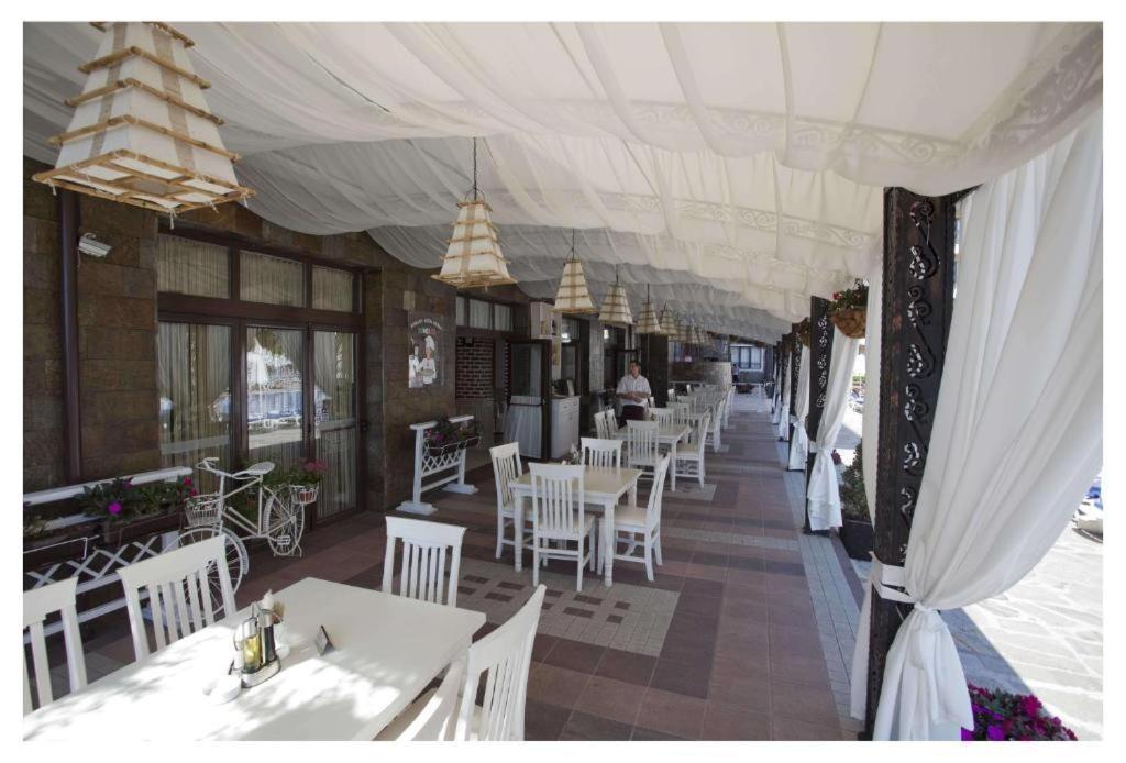 Bendita Mare Apartment Golden Sands Esterno foto